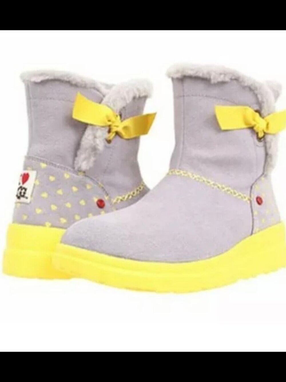UGG Women's Knotty Moonstone Hearts Suede Gray Yellow Bow Boot Size 9